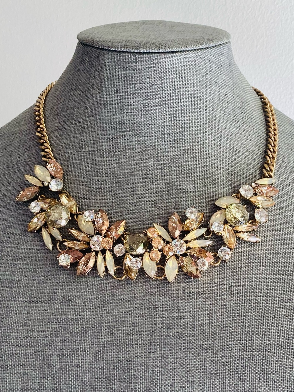 Vintage Aldo Y2K early 00s chunky rhinestone floral bib statement necklace